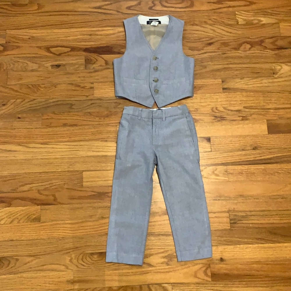 Light blue suit